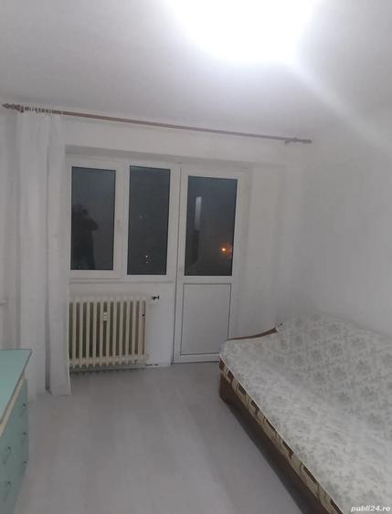 Apartament cu 2 camere semidecomandat în Micro 38