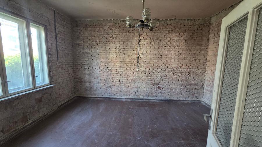 Casă individuală cu 8 camere cu Canalizare în Gară