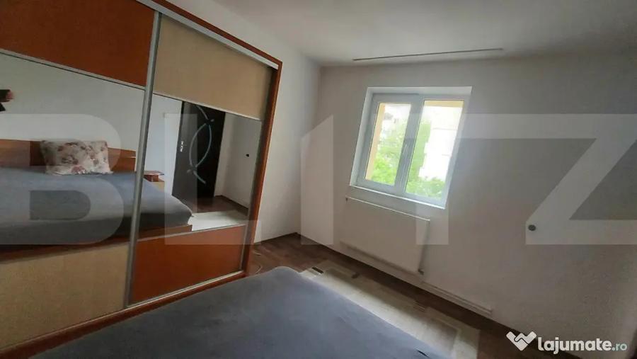 Apartament cu 3 camere decomandat în Simeria