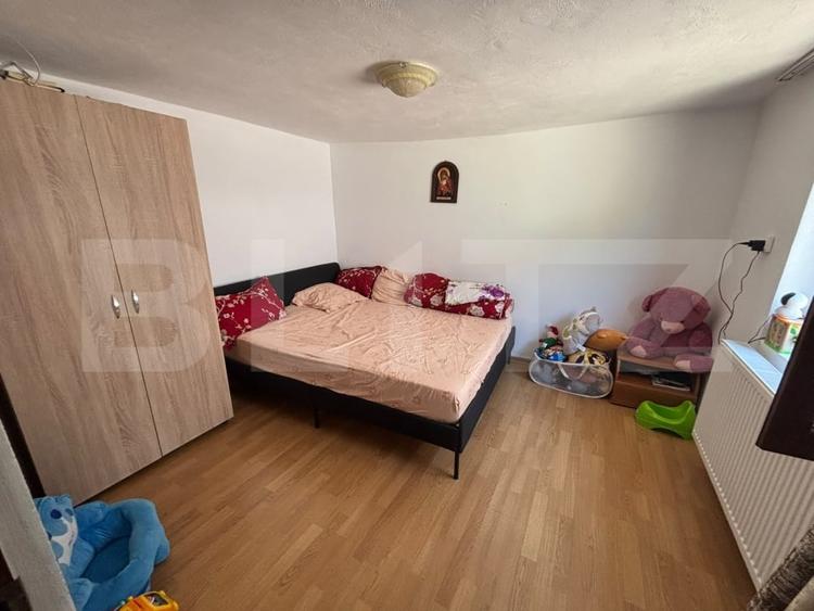 Casă individuală cu 5 camere cu Canalizare în Sud-Est