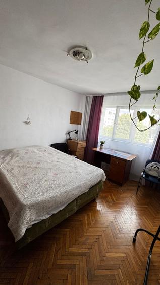 Apartament cu 3 camere decomandat în Independenței