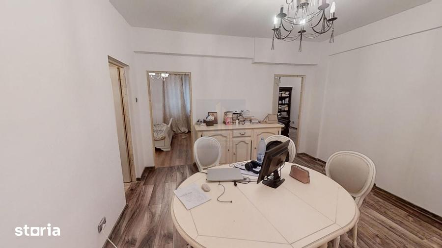 Apartament cu 3 camere semidecomandat în Brezoianu