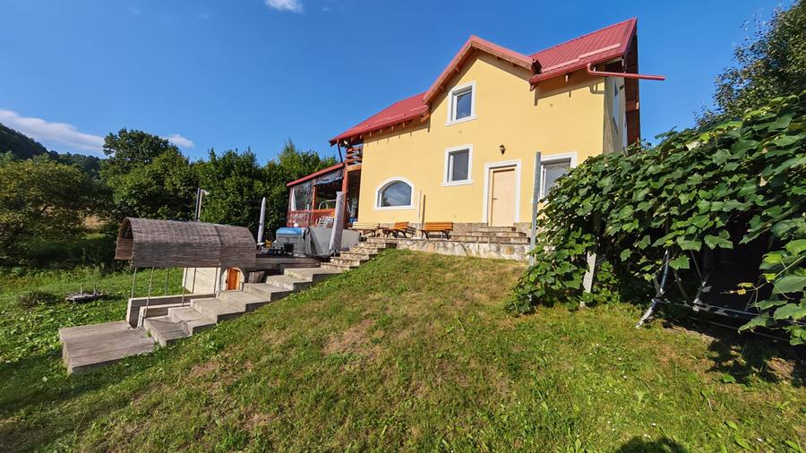 Casă individuală cu 5 camere cu Garaj în Grozăvești