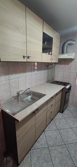 Apartament cu 4 camere decomandat în Steaua