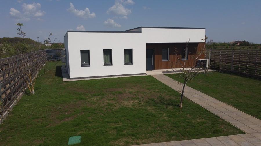 Casă individuală cu 4 camere cu Teren 1082 Mp în Tamași