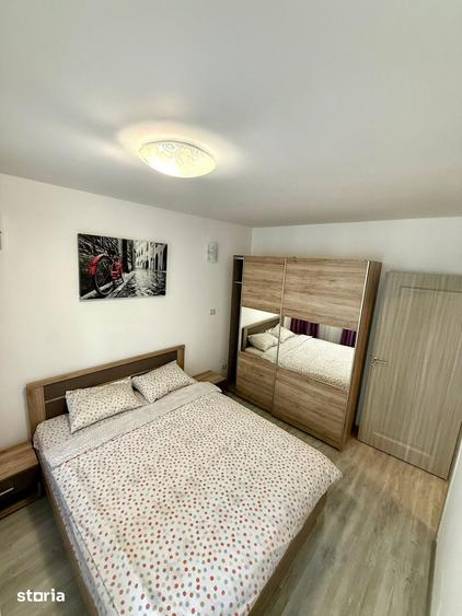 Apartament cu 3 camere decomandat în Cornișa