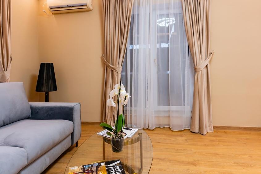 Apartament cu 3 camere semidecomandat în Herăstrău