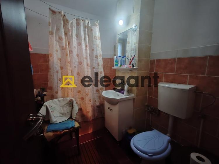 Apartament cu 3 camere decomandat în Rovine