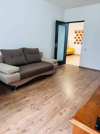 Apartament cu 2 camere decomandat în Florești