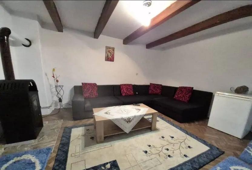 Casă cu 2 camere în Dumbrava