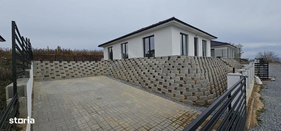 Casă cu 3 camere cu Teren 450 Mp în Unirii