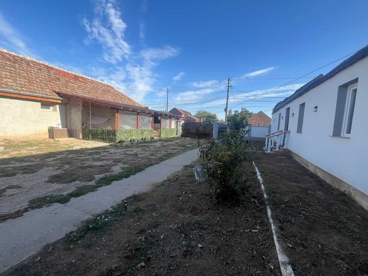 Casă cu 4 camere în Felnac