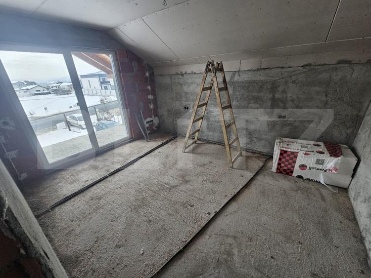 Casă individuală cu 4 camere cu Teren 500 Mp în Jelna
