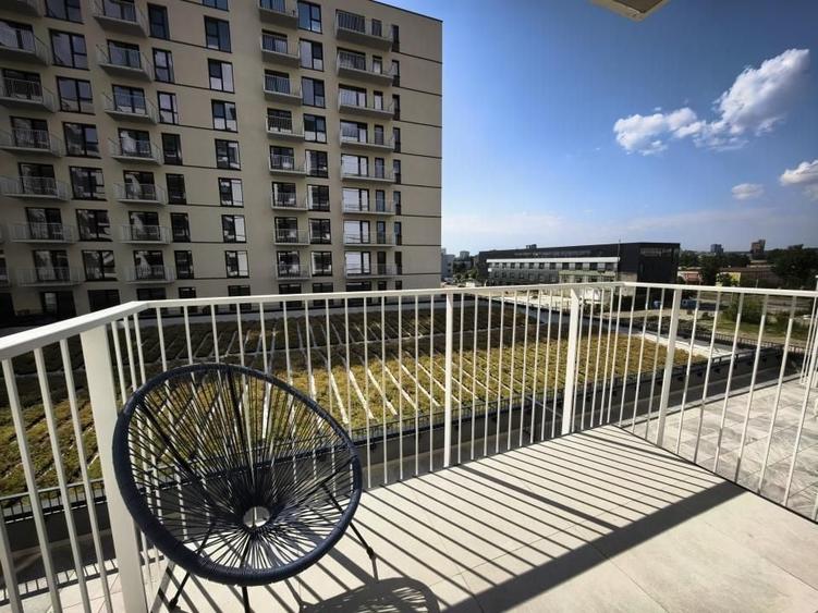 Apartament cu 3 camere semidecomandat în Baza 3