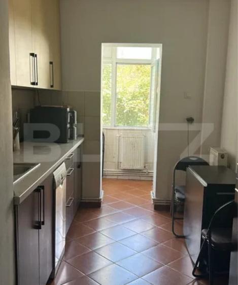 Apartament cu 2 camere decomandat în Nicolina