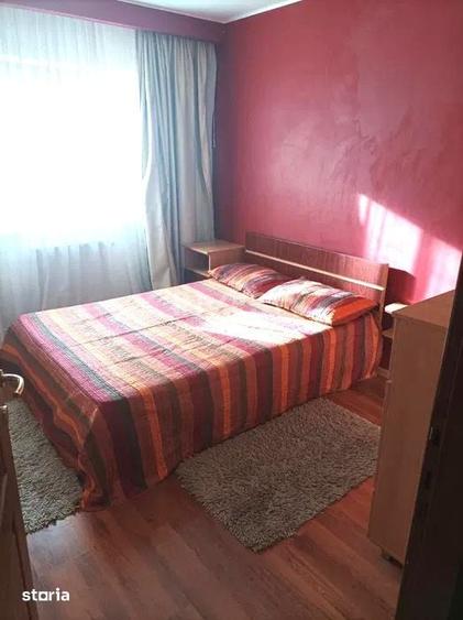 Apartament cu 3 camere decomandat în Nicolina