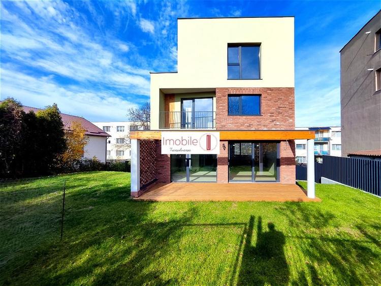 Casă individuală cu 4 camere cu Canalizare în Gruia