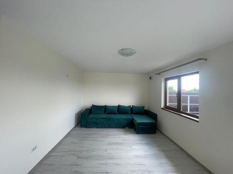 Casă cu 2 camere cu Teren 700 Mp în Piscu