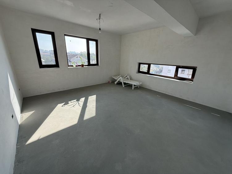 Apartament cu 3 camere decomandat în Dacia