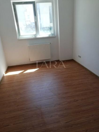 Apartament cu 3 camere vând an floresti - 4