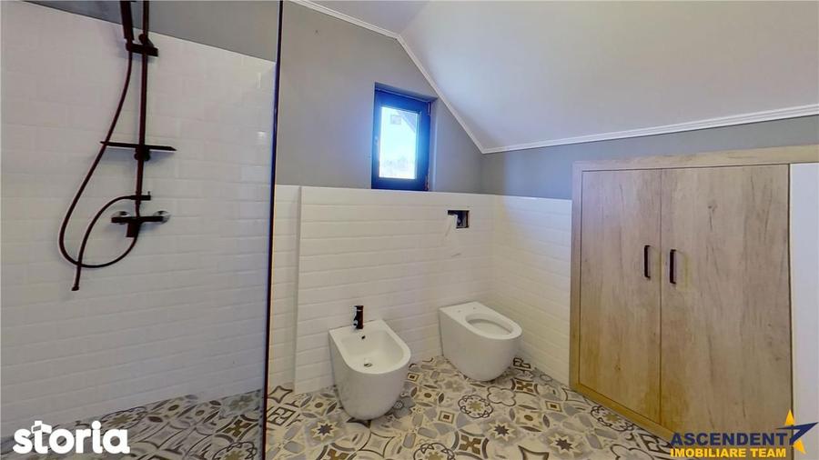 Casă cu 5 camere cu Teren 1532 Mp în Șinca