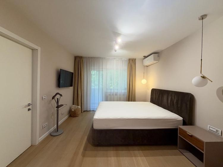 Apartament cu 2 camere semidecomandat, mobilat în Barbu Văcărescu