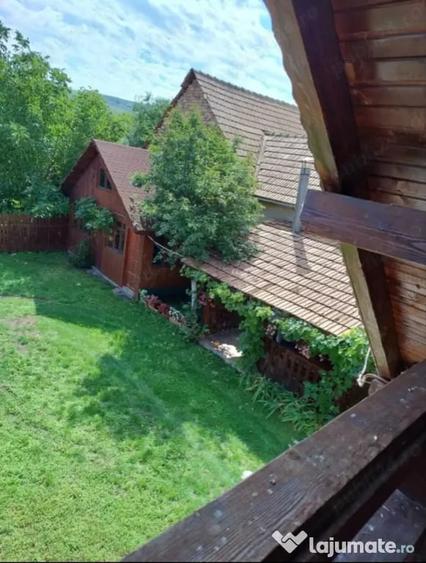 Casă cu 5 camere în Petrești