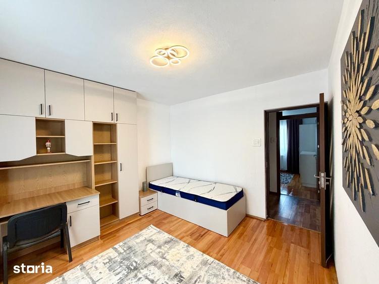 Apartament cu 4 camere decomandat în Trei Stejari