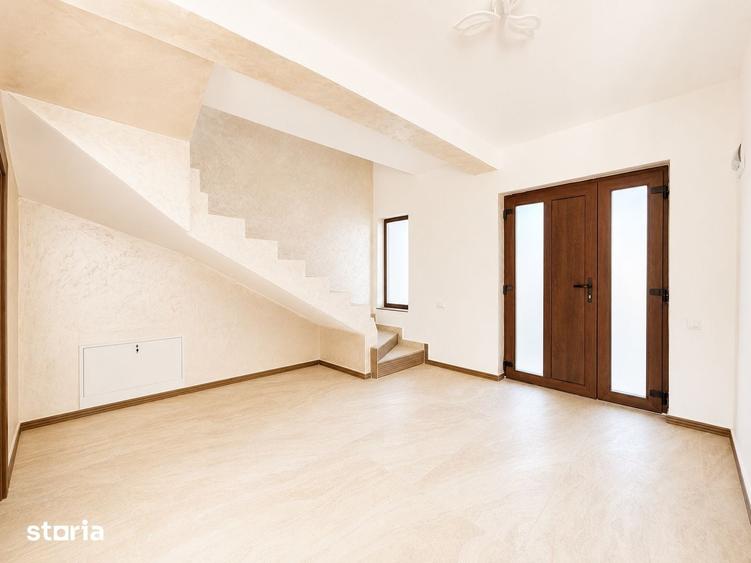 Casă cu 4 camere cu Teren 400 Mp în Luna