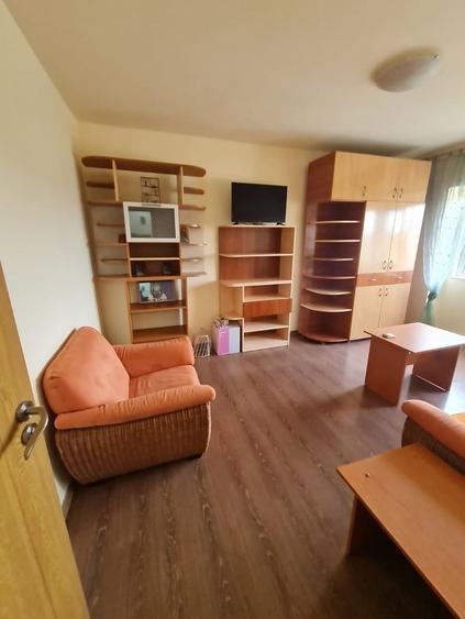 Apartament cu 3 camere decomandat în Independenței