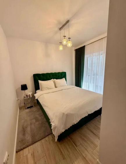 Apartament cu 3 camere decomandat în Florești