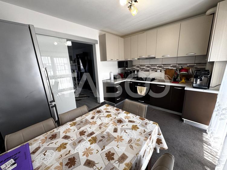 Apartament cu 3 camere decomandat, mobilat în Mihai Viteazul