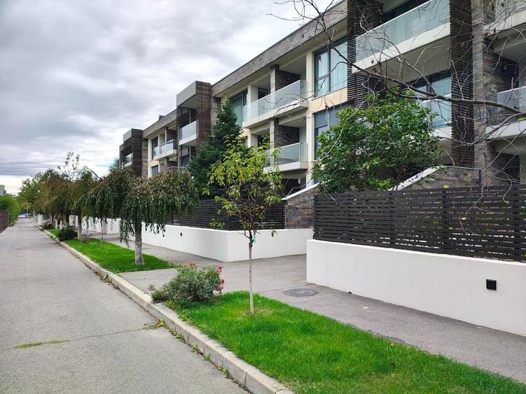 Apartament cu 2 camere decomandat în Sisești