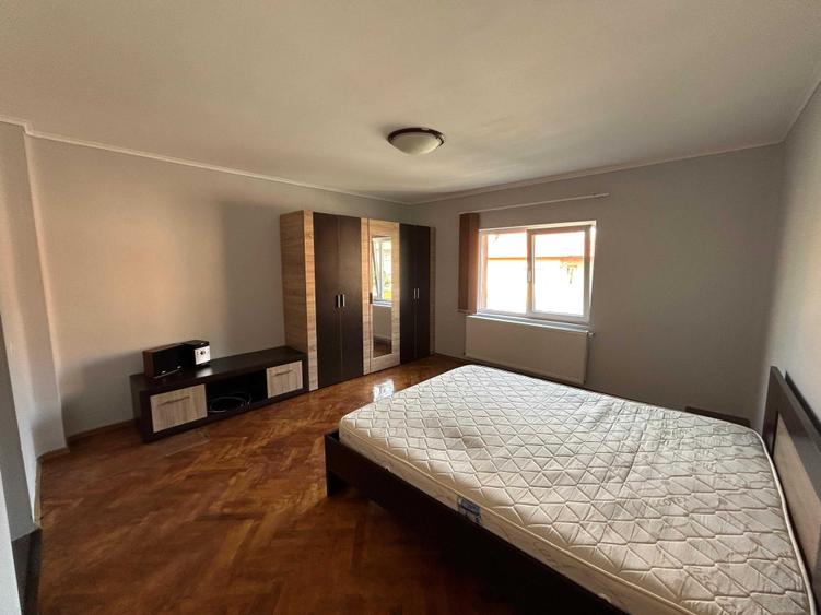 Casă cu 2 camere în Central