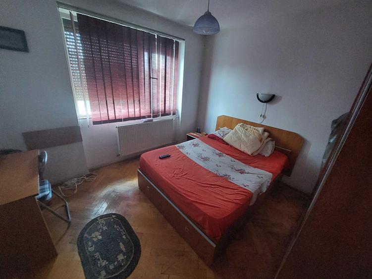 Apartament cu 3 camere semidecomandat în Iancului