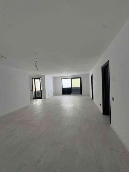 Casă cu 4 camere cu Teren 174 Mp în Central
