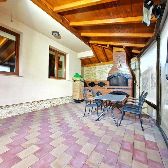 Casă cu Teren 300 Mp în Central
