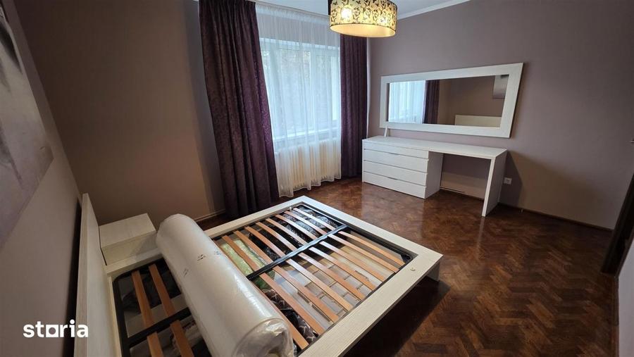 Apartament cu 3 camere decomandat, mobilat în Plopilor