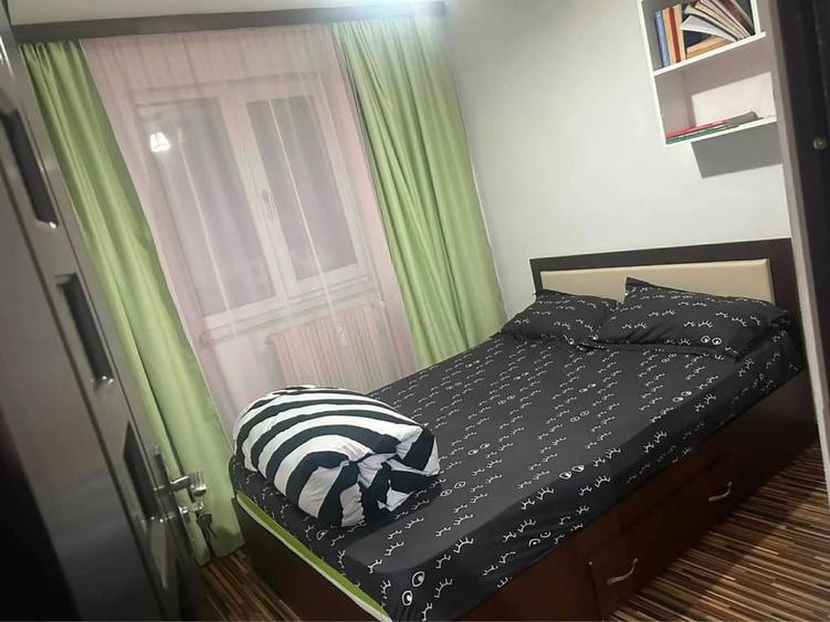 Apartament cu 3 camere decomandat în Exterior Vest