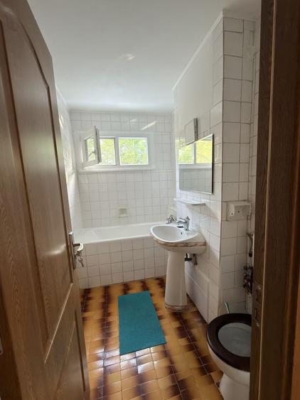 Apartament cu 3 camere semidecomandat în Brazda lui Novac
