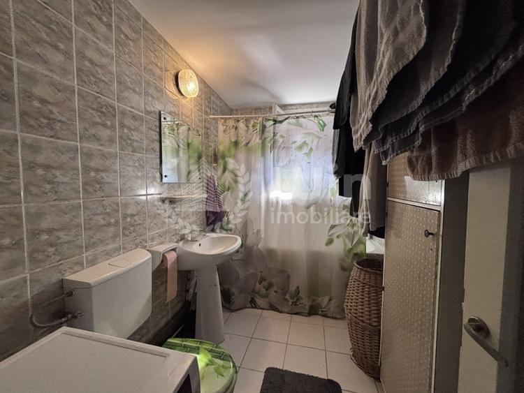 Casă individuală cu 4 camere cu Canalizare în Între Lacuri