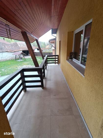 Casă cu 3 camere cu Teren 1760 Mp în Meteș