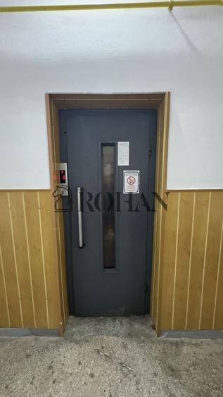 Apartament cu 3 camere decomandat în Cetate