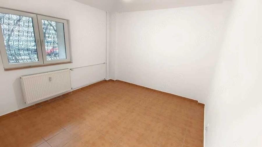 Apartament cu 4 camere semidecomandat în Turda