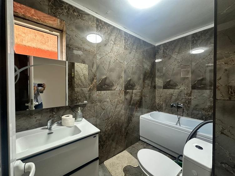 Apartament cu 3 camere decomandat, mobilat în Cugir