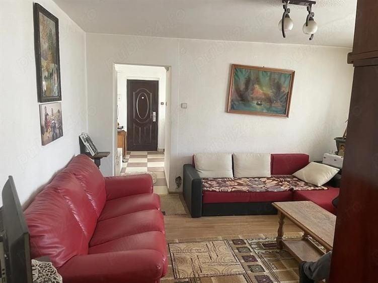 Apartament cu 2 camere semidecomandat, mobilat în Exterior Vest