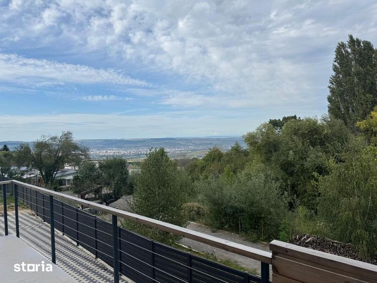 Casă cu 6 camere cu Teren 392 Mp în Feleacu