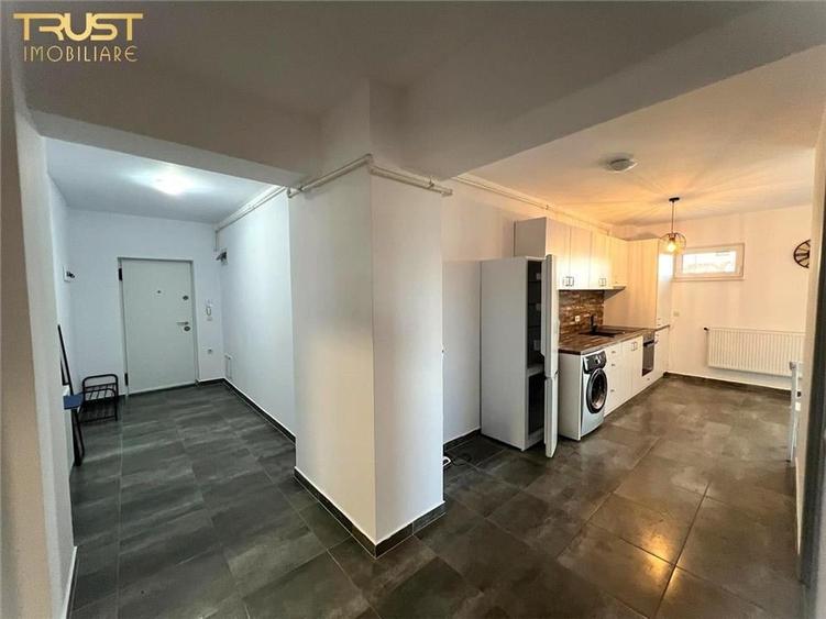 Apartament cu 3 camere decomandat în Sud