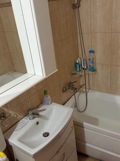 Apartament cu 2 camere semidecomandat în Tomis II