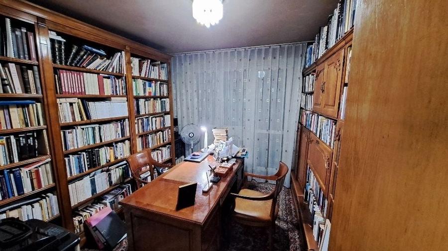 Apartament cu 4 camere semidecomandat în Lacul Tei